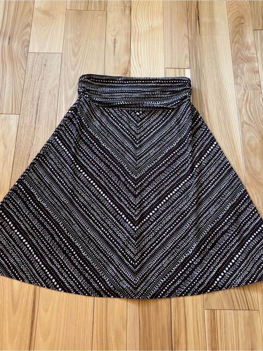Vintage Y2K BCBG Max Azria Brown Patterned Skirt